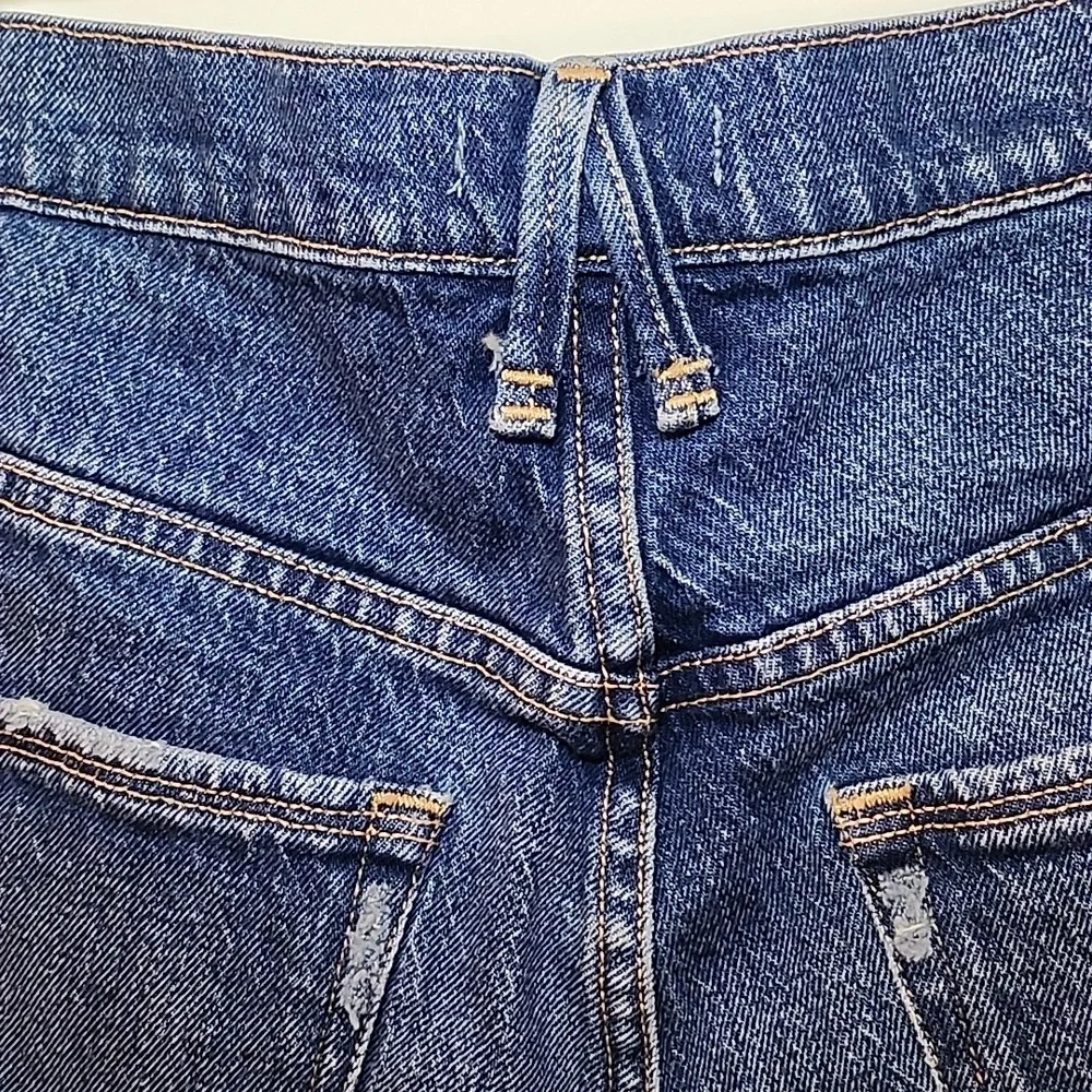 Good American '90s Cutoff Distressed Denim Shorts Blue Size 16